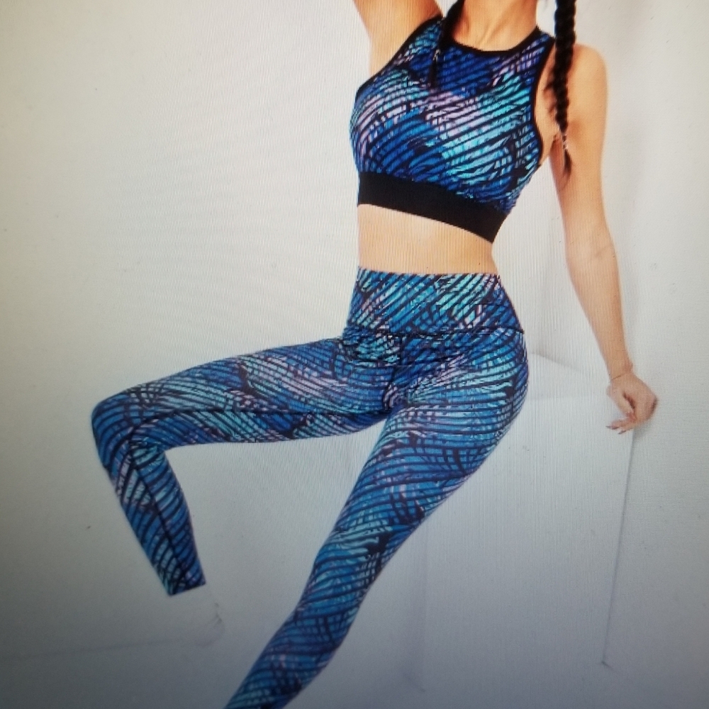 NEW Yoga Sports Bra and Legging Set